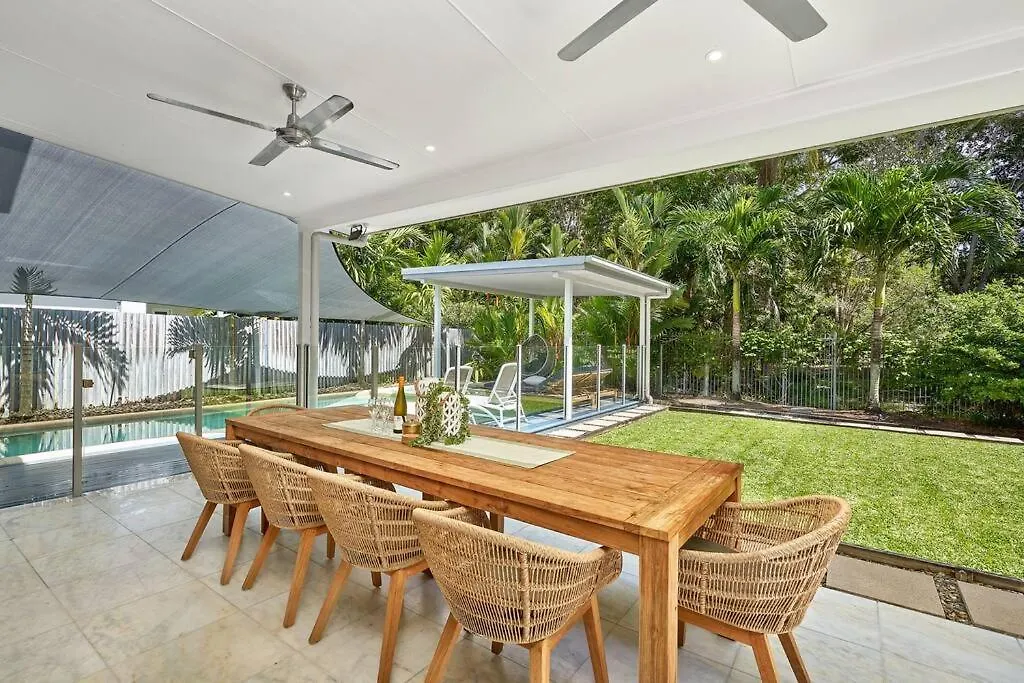 'Bask' Palm Cove Villa